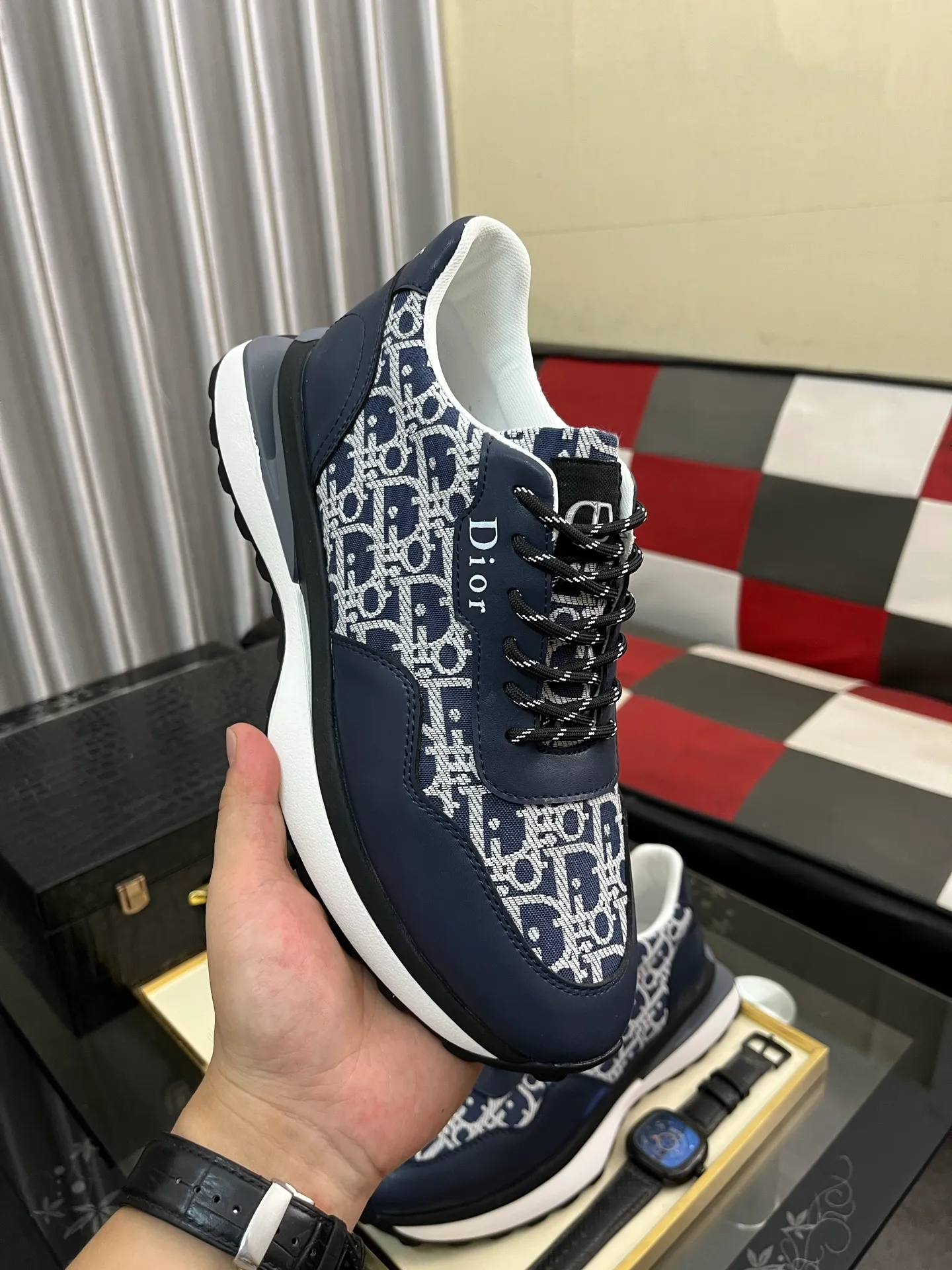 Men's Men's Shoes💰458⌚️⌚️Dior unique modern style sneakers. Counter purchasing 🏃casual leather shoes😍😍 original cowhide leather imported from Italy (refuses to discolor and grind feet) soles: original soles specially provided by the original factory, super cool😍 lace up and walk with wind👍 style design ⚠️ super comfortable and wear-resistant original soles. Just like shooting the real thing 🎬The real thing is better Code number: 38-443️⃣Colors available